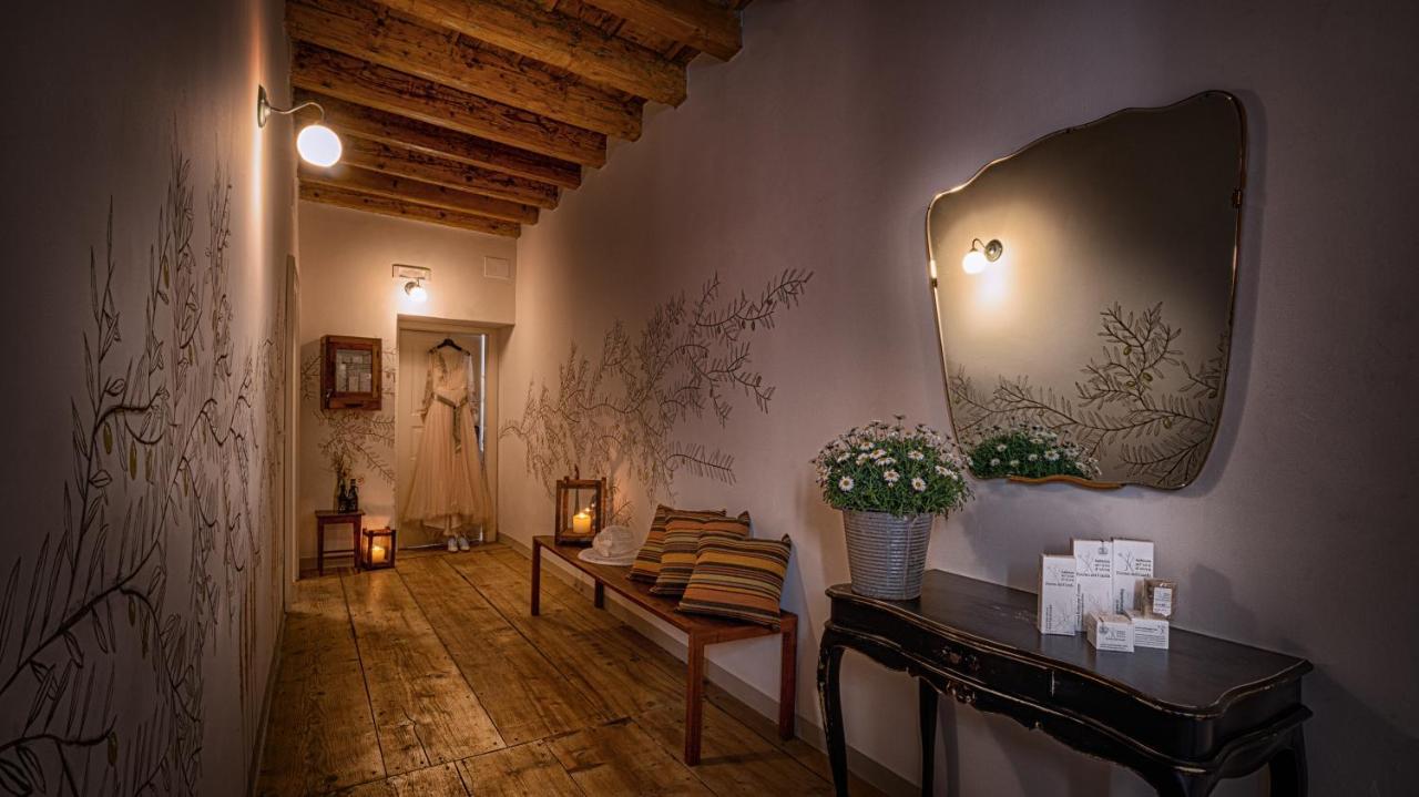 Locanda Dell'Oleificio Mezzane di Sotto Exterior photo